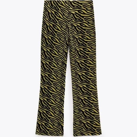 Blogger's Fave - ZARA JACQUARD PRINT POLO & FLARE PANTS SET - Picture 3 of 6